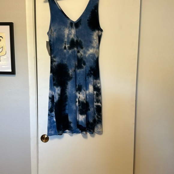 Karen Kane Tie-Dye Double V-Neck Brigette Dress NWT - Picture 3 of 8